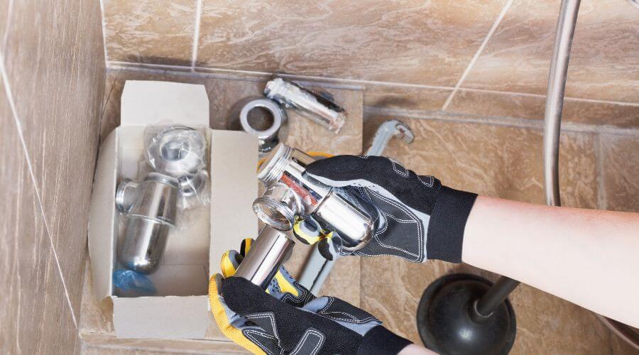Professional gutter cleaning in Sterling, IL